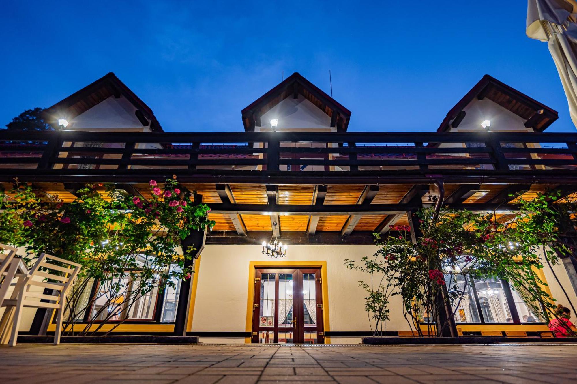Q Chalet Săcele Exterior photo